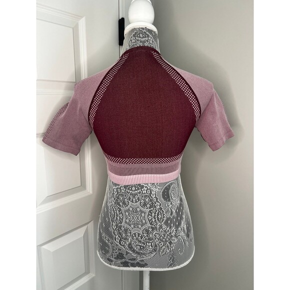Fabletics Seamless Athletic Crop Top Size Small Womens Pink and Maroon - Picture 5 of 6